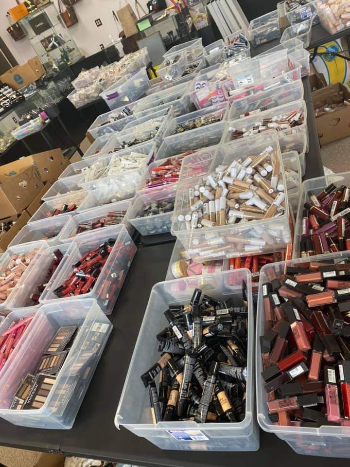 Wholesale Jaclyn Cosmetics Liquidation Pallet – bulk beauty products shipped from Indiana warehouse